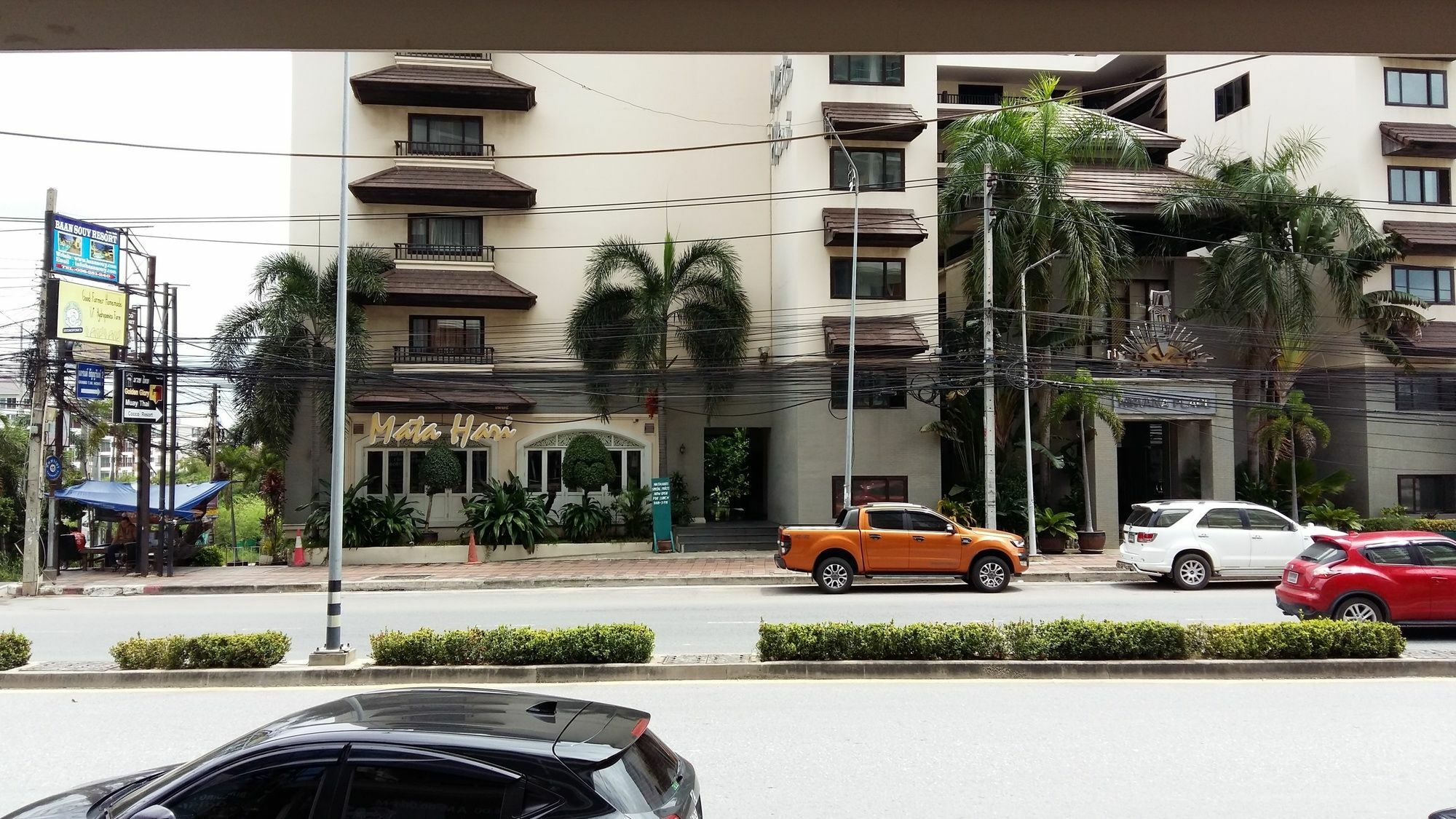 The Chillax Pattaya Hotel Exterior photo
