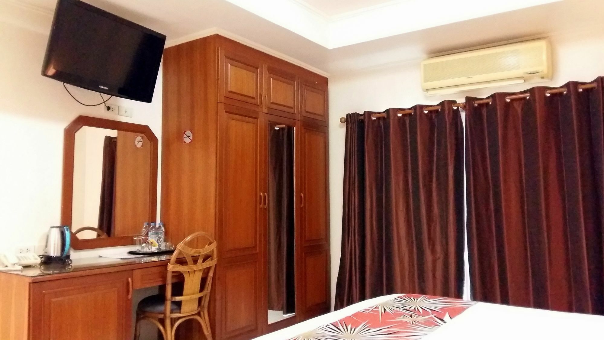 The Chillax Pattaya Hotel Exterior photo